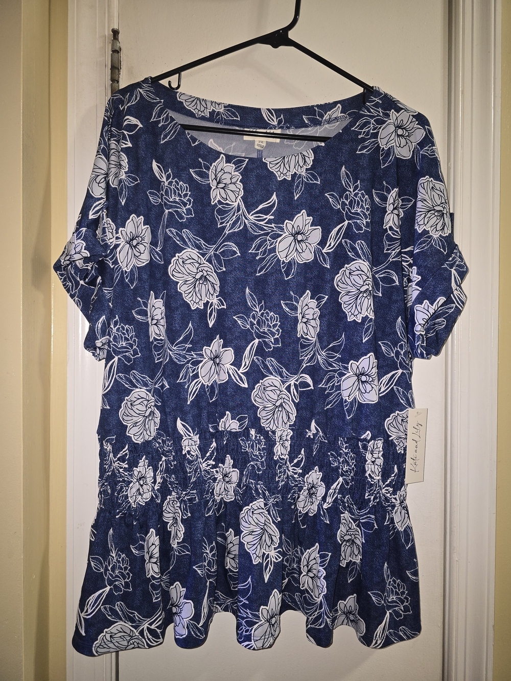 Kate and Lily Blue/White Floral Scoop Neck Smocked Peplum Knit Blouse 2X